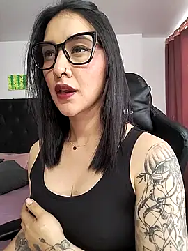 Fleurmeyer79 online show from May 12, 2026, 3:18 pm