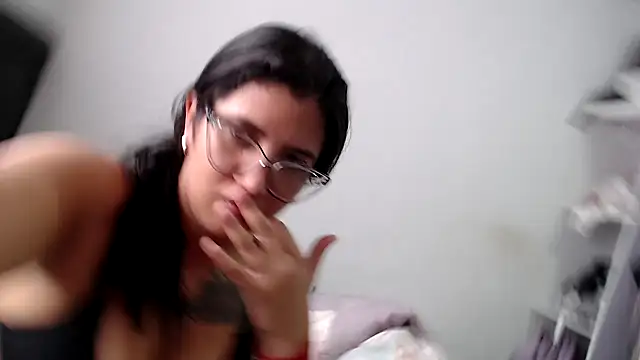 Snapshot of karinsex696969 chatting on November 18, 2025, 2:20 pm karinsex696969 online show from November 18, 2025, 2:20 pm