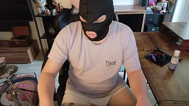 sweetsmile93 online show from December 22, 2025, 12:05 pm