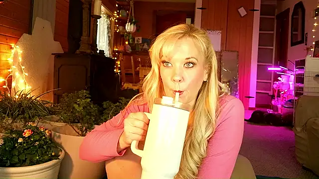lyra rose online show from June 14, 2026, 2:29 pm