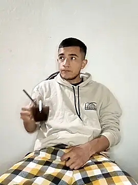 Snapshot of Thick_Cock chatting on October 17, 2025, 3:32 am Thick Cock online show from October 17, 2025, 3:32 am