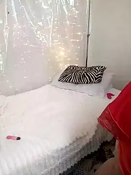 Snapshot of MaggieMoonxxx chatting on March 17, 2025, 7:46 am MaggieMoonxxx online show from March 17, 2025, 7:46 am