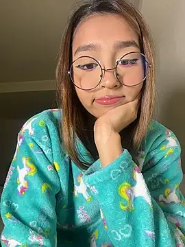 coraline Ro online show from June 25, 2026, 11:43 pm