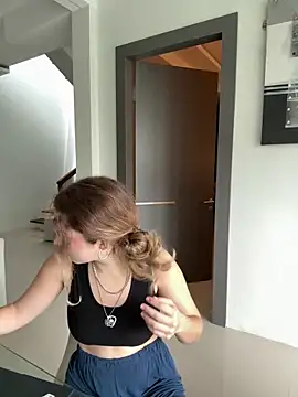 Snapshot of Nura_n_Sarah chatting on March 22, 2025, 5:06 am Nura n Sarah online show from March 22, 2025, 5:06 am