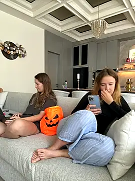 Snapshot of Nura_n_Sarah chatting on October 30, 2025, 2:32 am Nura n Sarah online show from October 30, 2025, 2:32 am