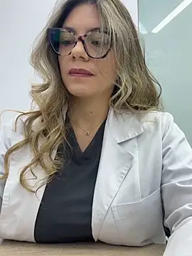 Snapshot of alicee16 chatting on January 18, 2026, 4:32 pm alicee16 online show from January 18, 2026, 4:32 pm