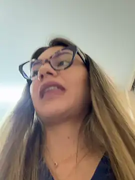 alicee16 online show from November 14, 2025, 9:51 pm