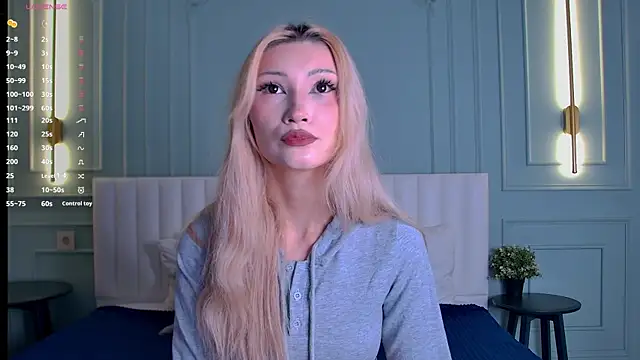 Snapshot of CarolReeves chatting on November 11, 2025, 6:19 am CarolReeves online show from November 11, 2025, 6:19 am