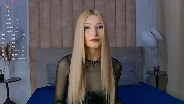 Snapshot of CarolReeves chatting on October 16, 2025, 5:59 am CarolReeves online show from October 16, 2025, 5:59 am