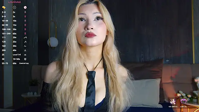 Snapshot of CarolReeves chatting on November 10, 2025, 6:07 am CarolReeves online show from November 10, 2025, 6:07 am