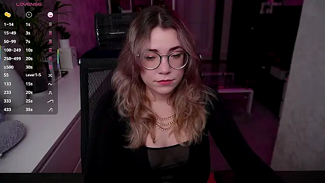 RemyCute online show from October 20, 2025, 7:03 pm