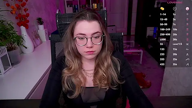 Snapshot of RemyCute chatting on April 2, 2026, 8:26 pm RemyCute online show from April 2, 2026, 8:26 pm