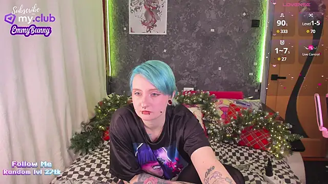 EmmyBunny online show from December 11, 2024, 4:42 pm
