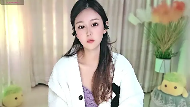 Snapshot of Aimee-520 chatting on October 21, 2025, 11:37 pm Aimee-520 online show from October 21, 2025, 11:37 pm