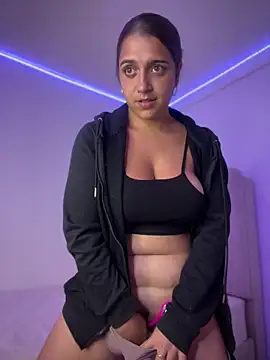 Alicia Ruiz online show from March 23, 2026, 9:03 pm