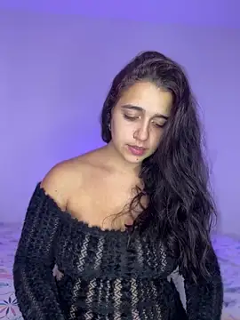 Snapshot of Alicia_Ruiz chatting on November 19, 2025, 6:08 pm Alicia Ruiz online show from November 19, 2025, 6:08 pm