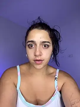 Snapshot of Alicia_Ruiz chatting on October 8, 2025, 7:32 am Alicia Ruiz online show from October 8, 2025, 7:32 am