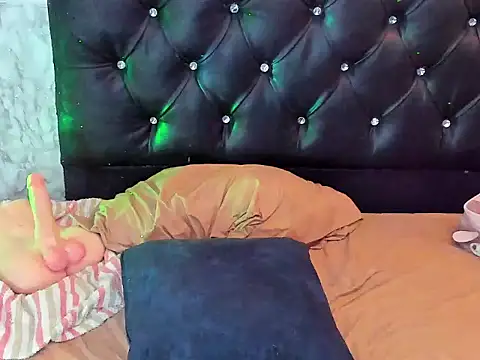 Snapshot of TATIANA_LOPEZ19 chatting on January 30, 2025, 6:24 am TATIANA LOPEZ19 online show from January 30, 2025, 6:24 am