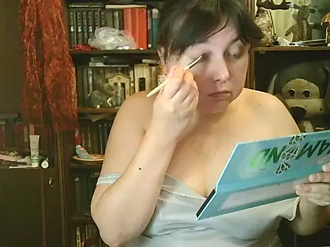 Snapshot of CarrieQPeach chatting on October 18, 2025, 7:27 pm CarrieQPeach online show from October 18, 2025, 7:27 pm