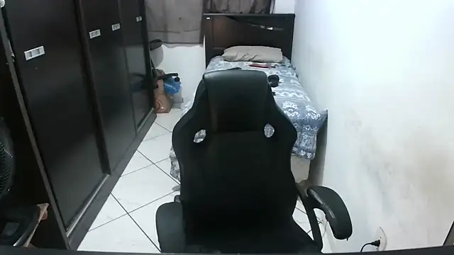 Snapshot of Brian_Aries chatting on February 24, 2026, 4:13 am Brian Aries online show from February 24, 2026, 4:13 am