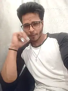 Snapshot of rounakhunk chatting on March 19, 2026, 7:52 am rounakhunk online show from March 19, 2026, 7:52 am