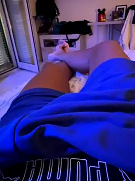 lovesme1212 online show from September 15, 2025, 1:55 pm