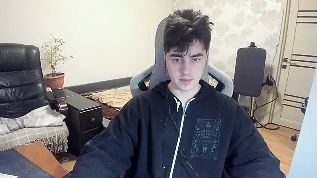 Snapshot of Knuckles17 chatting on December 4, 2025, 11:09 am Knuckles17 online show from December 4, 2025, 11:09 am