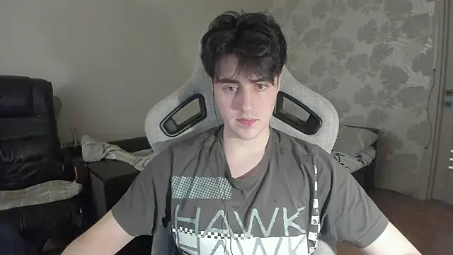 Snapshot of Knuckles17 chatting on May 18, 2026, 12:54 pm Knuckles17 online show from May 18, 2026, 12:54 pm