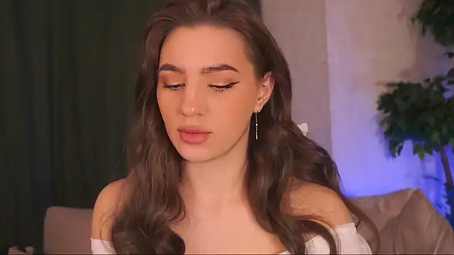 MaryHillty online show from December 8, 2024, 12:19 pm