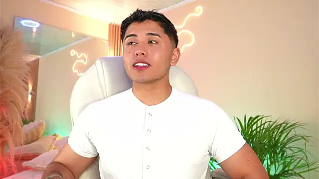 MatiasKorn online show from April 7, 2026, 4:14 am