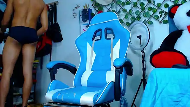 Snapshot of black_latin23cm chatting on February 27, 2026, 9:47 pm black latin23cm online show from February 27, 2026, 9:47 pm