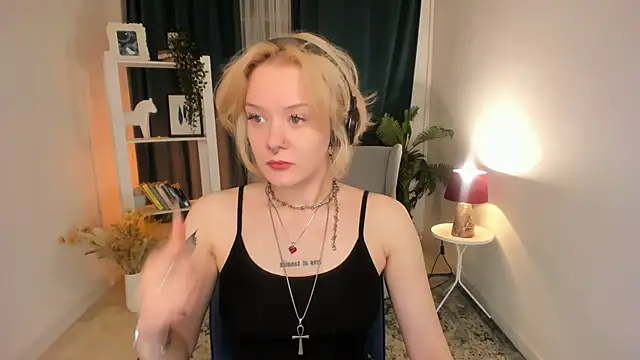 Snapshot of cyber_whore_ chatting on May 5, 2026, 10:46 pm cyber whore online show from May 5, 2026, 10:46 pm