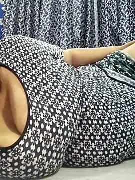 Snapshot of Seema_99 chatting on May 24, 2026, 3:06 am Seema 99 online show from May 24, 2026, 3:06 am