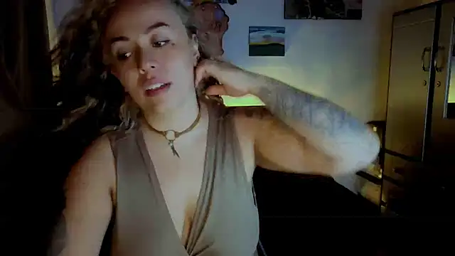 Snapshot of joan-star chatting on October 30, 2025, 11:12 pm joan-star online show from October 30, 2025, 11:12 pm