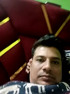 Snapshot of Desi98cuaple chatting on December 14, 2025, 10:21 am Desi98cuaple online show from December 14, 2025, 10:21 am