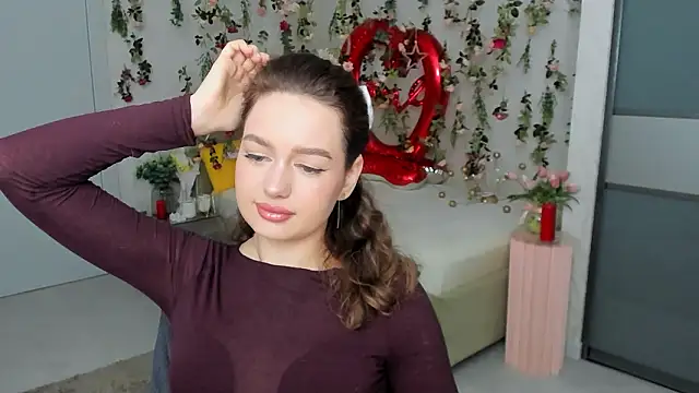 Snapshot of MiracleCurly chatting on February 19, 2026, 4:04 pm MiracleCurly online show from February 19, 2026, 4:04 pm