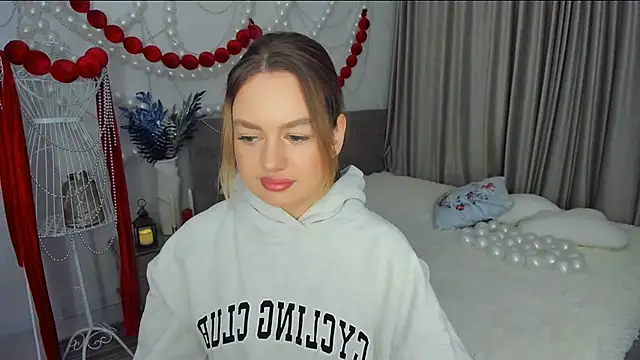 MiracleCurly online show from December 22, 2025, 4:07 pm