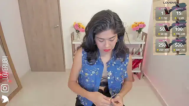Snapshot of loverubii chatting on May 5, 2026, 6:05 am loverubii online show from May 5, 2026, 6:05 am