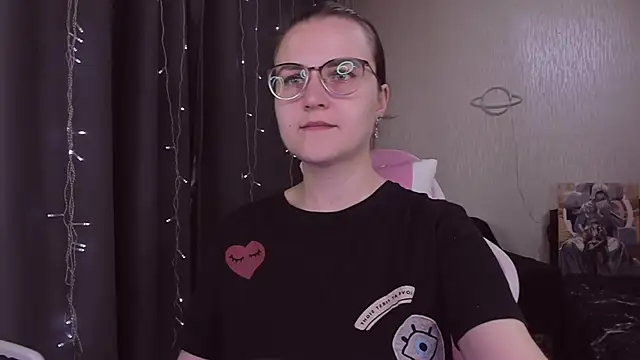 MissBrightShine online show from October 15, 2025, 10:23 am