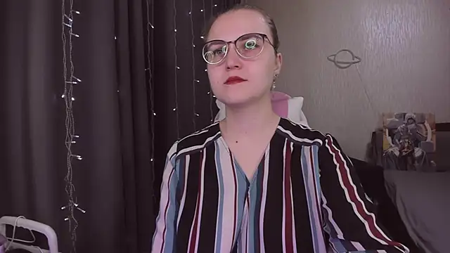 MissBrightShine online show from November 21, 2025, 10:36 am