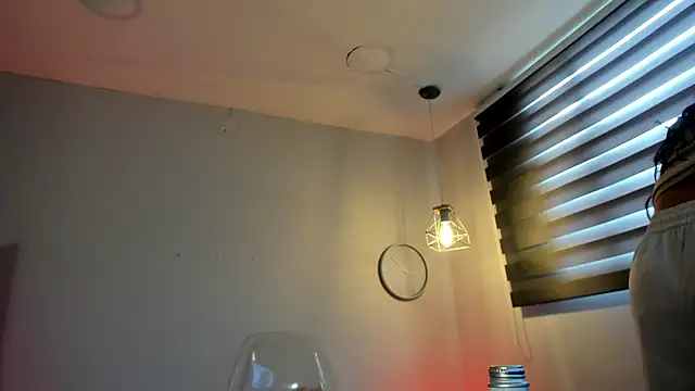 Snapshot of _aish_a_ chatting on October 16, 2025, 7:00 pm aish a online show from October 16, 2025, 7:00 pm