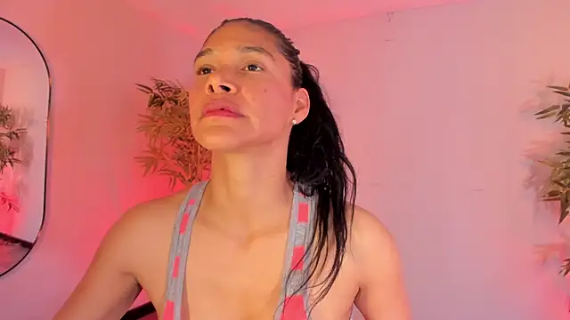 Snapshot of _aish_a_ chatting on November 28, 2025, 8:20 pm aish a online show from November 28, 2025, 8:20 pm