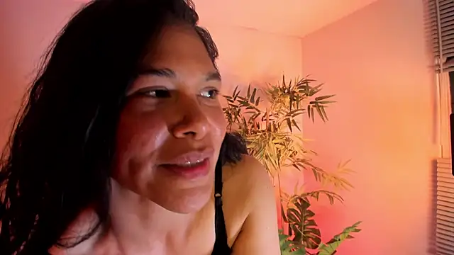 Snapshot of _aish_a_ chatting on December 13, 2025, 8:04 pm aish a online show from December 13, 2025, 8:04 pm