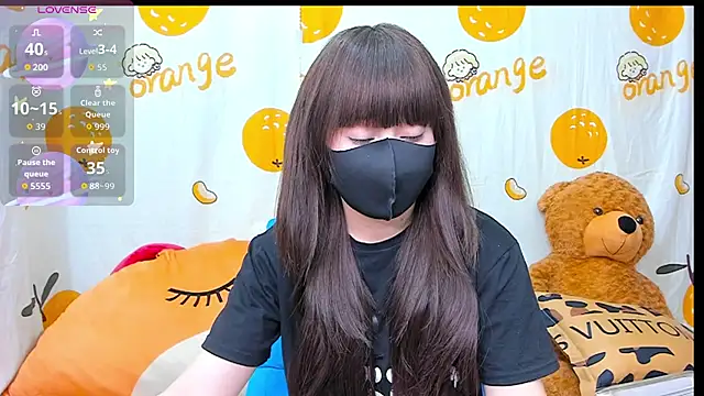 alonelove   online show from October 26, 2025, 2:23 am