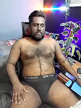 Rayansmith  online show from December 15, 2025, 12:11 pm