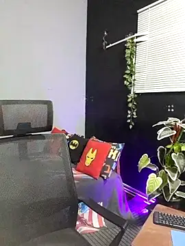 Rayansmith  online show from October 10, 2025, 1:01 pm