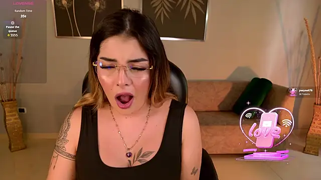 Snapshot of LisaMonroe_ chatting on December 3, 2025, 7:57 pm LisaMonroe online show from December 3, 2025, 7:57 pm