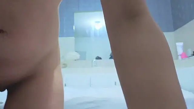 Snapshot of MIYAMOTO_MARINA chatting on November 5, 2025, 1:14 pm MIYAMOTO MARINA online show from November 5, 2025, 1:14 pm