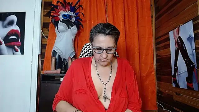 Snapshot of merlyna_goldens chatting on February 15, 2025, 3:39 pm merlyna goldens online show from February 15, 2025, 3:39 pm