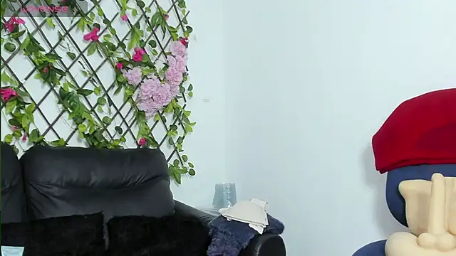 Snapshot of merlyna_goldens chatting on November 15, 2025, 1:53 am merlyna goldens online show from November 15, 2025, 1:53 am